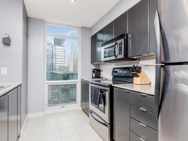 1003 - 11 Brunel Crt, Condo with 1 bedrooms, 1 bathrooms and 1 parking in Toronto ON | Image 5