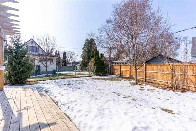 85 Booth St, House detached with 2 bedrooms, 1 bathrooms and 4 parking in St. Catharines ON | Image 32