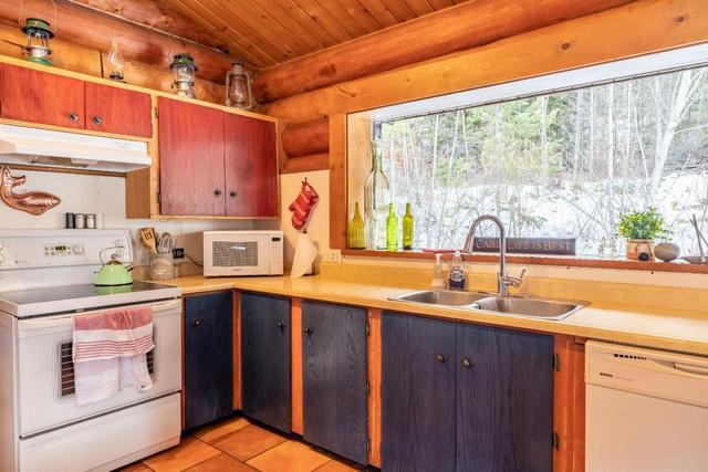 857 Riondel Rd, House detached with 3 bedrooms, 2 bathrooms and null parking in Central Kootenay A BC | Image 10