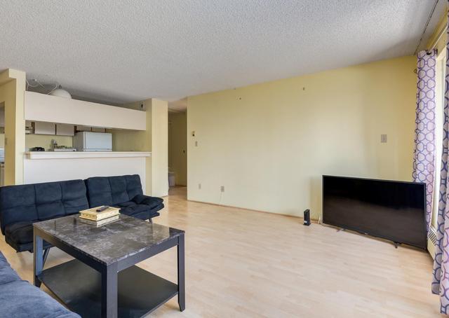 2207 - 221 6 Avenue Se, Condo with 1 bedrooms, 1 bathrooms and 1 parking in Calgary AB | Image 1