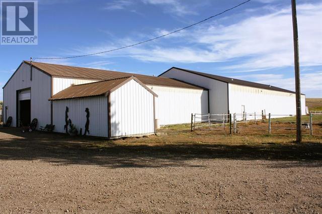 2, - 12301 Range Road 51a, House detached with 4 bedrooms, 2 bathrooms and 8 parking in Cypress County AB | Image 4