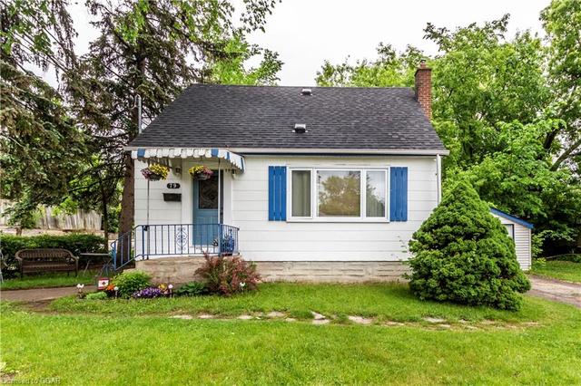 79 Bagot Street, House detached with 2 bedrooms, 1 bathrooms and 3 parking in Guelph ON | Image 1