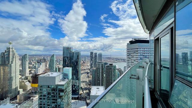 6511 - 14 York St, Condo with 1 bedrooms, 1 bathrooms and 0 parking in Toronto ON | Image 32