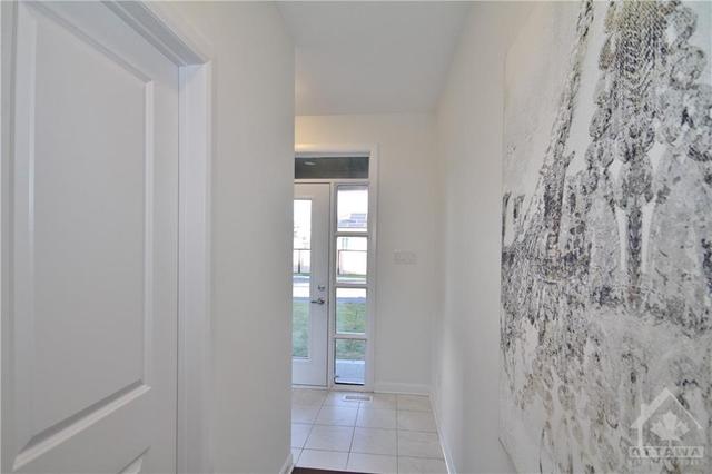114 Attwell Private, Townhouse with 4 bedrooms, 4 bathrooms and 3 parking in Ottawa ON | Image 2