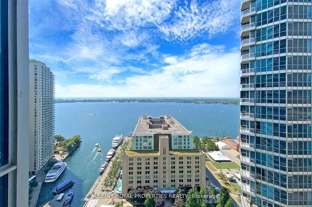2710 - 8 York St, Condo with 2 bedrooms, 2 bathrooms and 1 parking in Toronto ON | Image 4