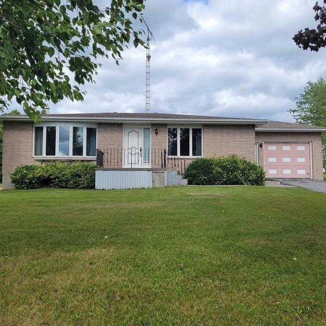 263 Flindall Rd, House detached with 2 bedrooms, 1 bathrooms and 5 parking in Quinte West ON | Image 12