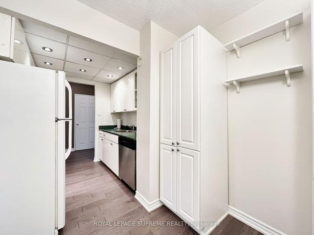 205 - 299 Mill Road Rd, Condo with 3 bedrooms, 2 bathrooms and 1 parking in Toronto ON | Image 18