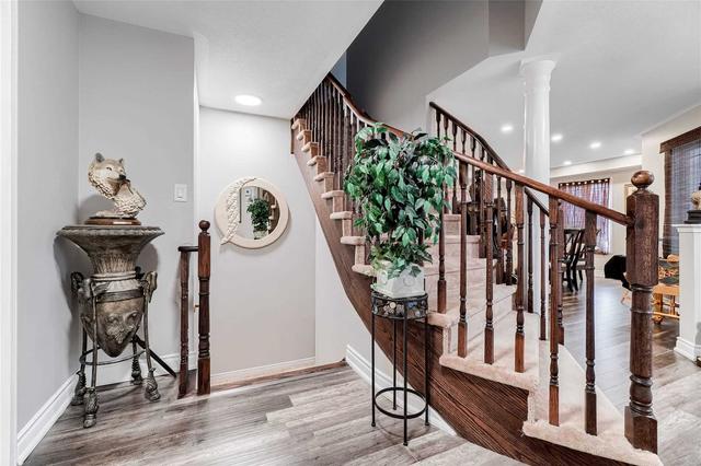 380 Langford Blvd, House semidetached with 4 bedrooms, 3 bathrooms and 6 parking in Bradford West Gwillimbury ON | Image 17