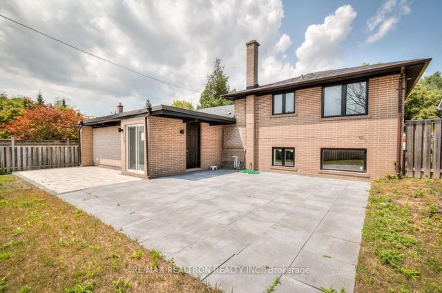 32 Hirondelle Pl, House detached with 4 bedrooms, 3 bathrooms and 3 parking in Toronto ON | Image 28