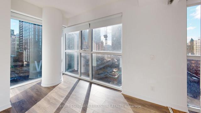 1103 - 87 Peter St, Condo with 2 bedrooms, 1 bathrooms and 0 parking in Toronto ON | Image 5