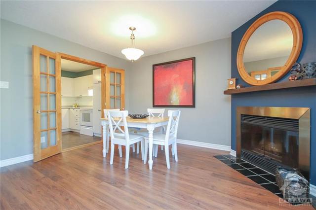 1518 Briarfield Crescent, Townhouse with 3 bedrooms, 2 bathrooms and 3 parking in Ottawa ON | Image 7