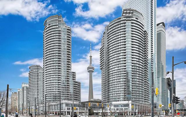 2602 - 208 Queens Quay Quay W, Condo with 2 bedrooms, 2 bathrooms and 1 parking in Toronto ON | Image 18