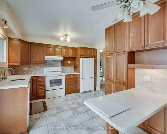 3645 Yuma Crt, House detached with 3 bedrooms, 2 bathrooms and 4 parking in Mississauga ON | Image 4