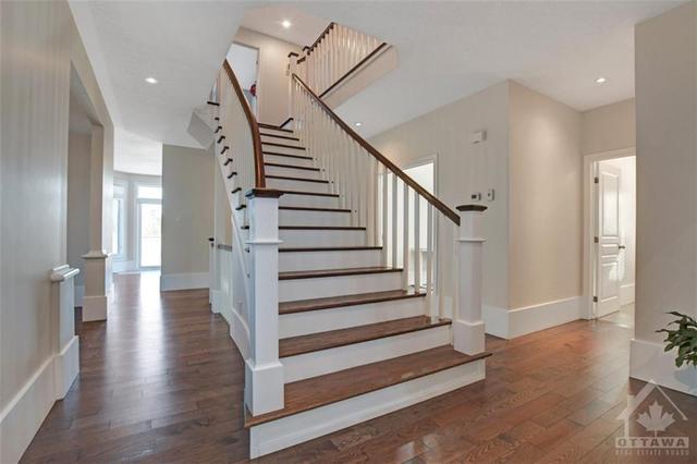 216 Trailgate Street, House detached with 7 bedrooms, 5 bathrooms and 9 parking in Ottawa ON | Image 3