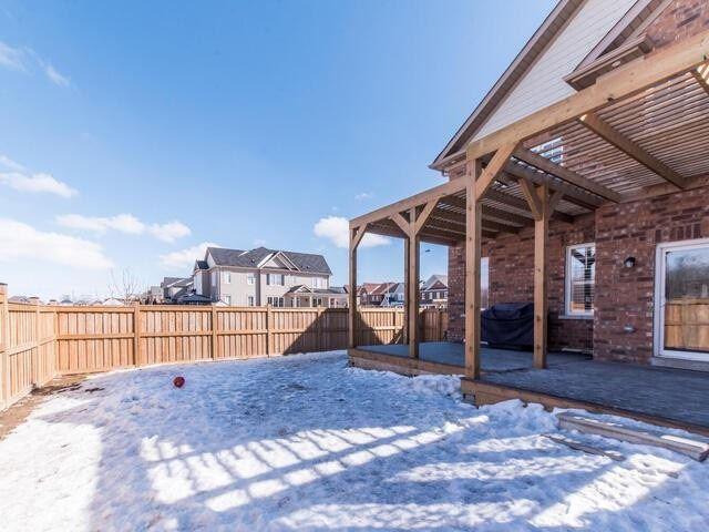 86 Ross Wright Ave, House attached with 3 bedrooms, 3 bathrooms and 3 parking in Clarington ON | Image 26