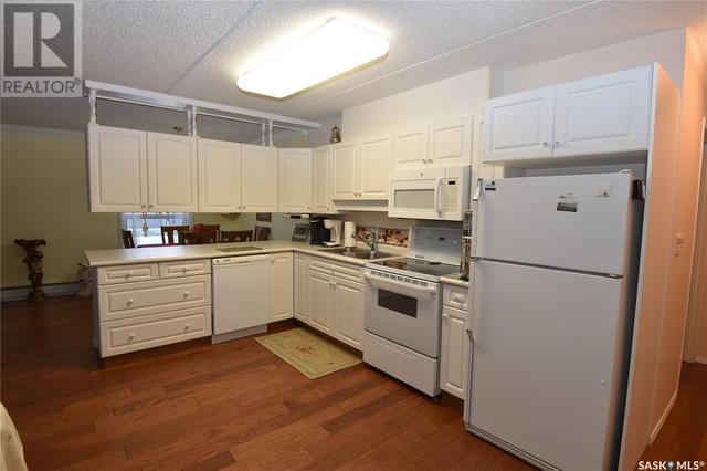 308 - 220 1st Street E, Condo with 2 bedrooms, 2 bathrooms and null parking in Nipawin SK | Image 20