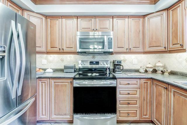 10 Carey Cres, House detached with 4 bedrooms, 3 bathrooms and 6 parking in Markham ON | Image 3