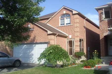 16 Arthurs Cres, House detached with 4 bedrooms, 3 bathrooms and 2 parking in Brampton ON | Image 2