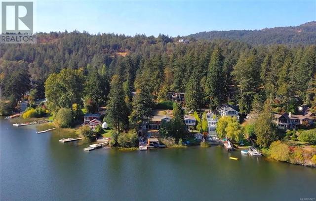 4983 Prospect Lake Rd, House detached with 3 bedrooms, 4 bathrooms and 4 parking in Saanich BC | Image 1