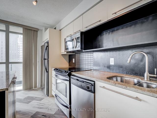 1104 - 25 Carlton St, Condo with 2 bedrooms, 2 bathrooms and 1 parking in Toronto ON | Image 18
