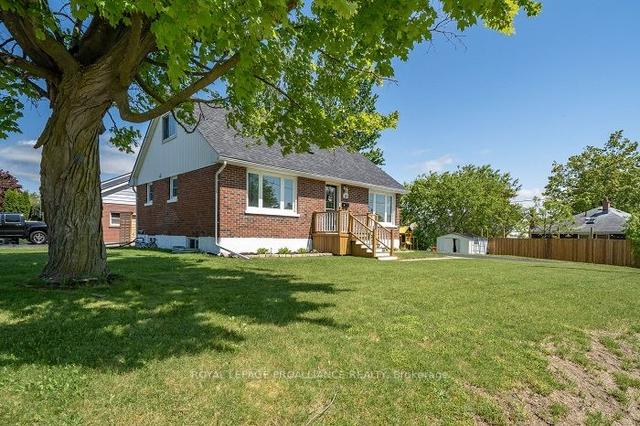 19 Coleman Dr, House detached with 3 bedrooms, 2 bathrooms and 4 parking in Quinte West ON | Image 36