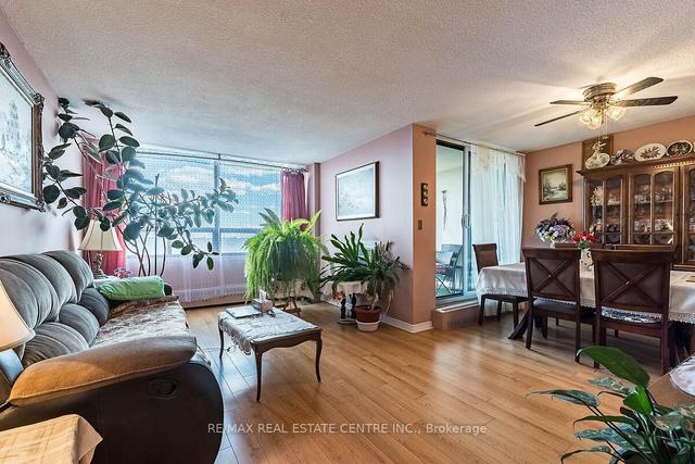 803 - 2542 Argyle Rd, Condo with 2 bedrooms, 2 bathrooms and 1 parking in Mississauga ON | Image 2