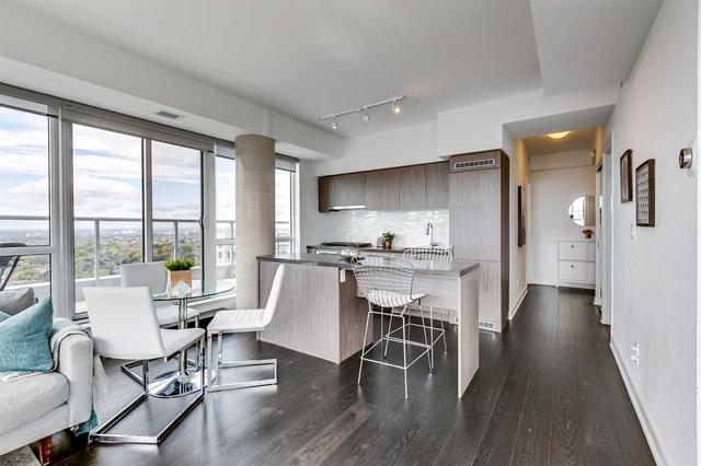 ph2205 - 501 St Clair Ave W, Condo with 2 bedrooms, 2 bathrooms and 2 parking in Toronto ON | Image 5