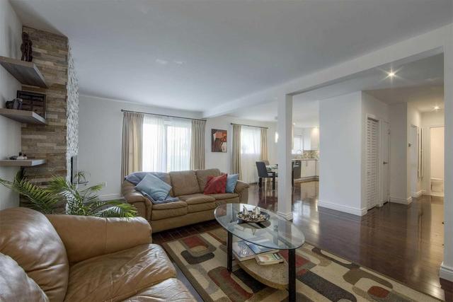 100 - 25 Esterbrooke Ave, Townhouse with 4 bedrooms, 2 bathrooms and 1 parking in Toronto ON | Image 2