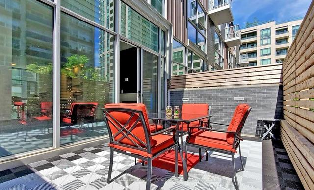 th05 - 101 Erskine Ave, Townhouse with 3 bedrooms, 4 bathrooms and 2 parking in Toronto ON | Image 2