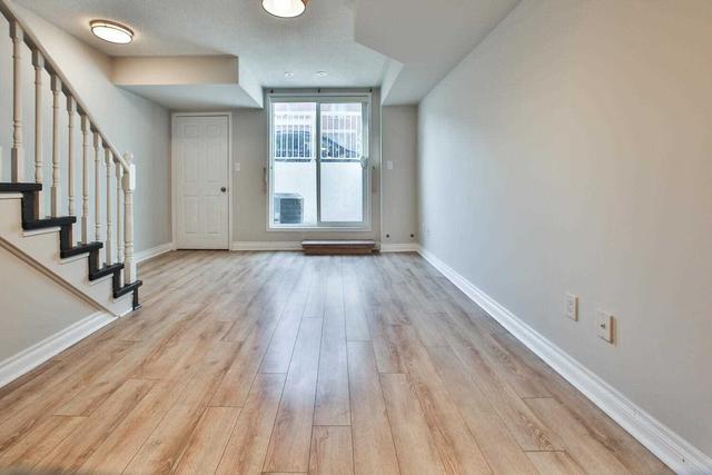 2 - 10 Turntable Cres, Townhouse with 3 bedrooms, 2 bathrooms and 1 parking in Toronto ON | Image 21