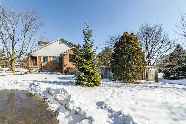 2026 Foster Crt, House detached with 2 bedrooms, 3 bathrooms and 6 parking in Burlington ON | Image 30