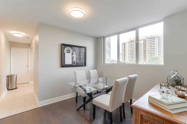 501 - 3695 Kaneff Cres, Condo with 2 bedrooms, 2 bathrooms and 1 parking in Mississauga ON | Image 3