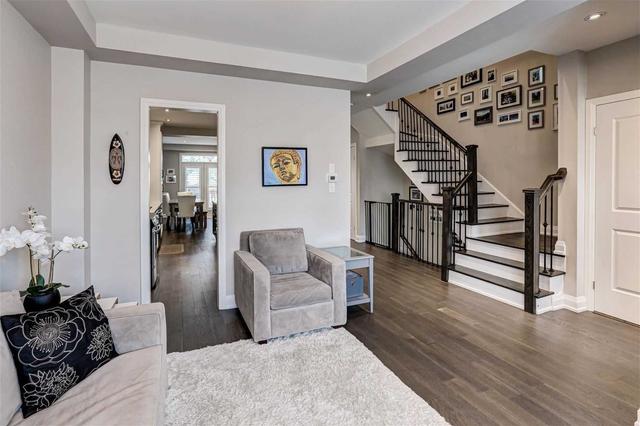 1067 Shaw Dr, House semidetached with 3 bedrooms, 4 bathrooms and 3 parking in Mississauga ON | Image 29
