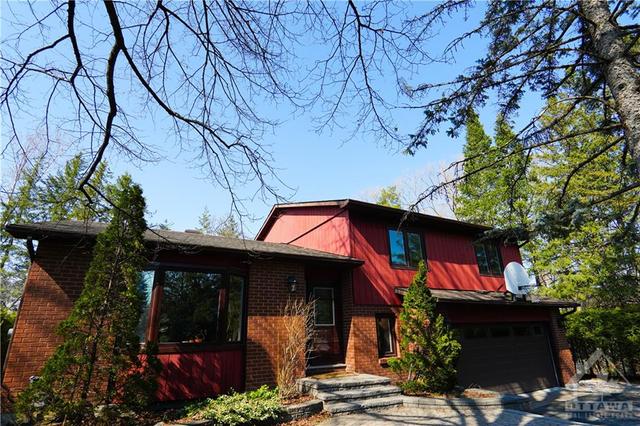 7 Brodeur Crescent, House detached with 3 bedrooms, 3 bathrooms and 6 parking in Ottawa ON | Image 2