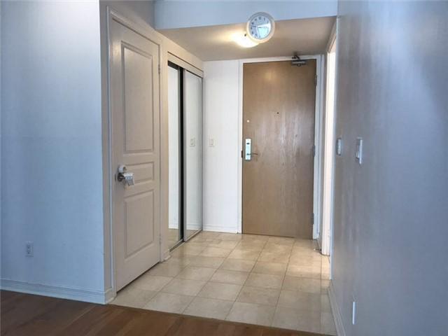 1002 - 509 Beecroft Rd, Condo with 2 bedrooms, 2 bathrooms and 1 parking in Toronto ON | Image 2
