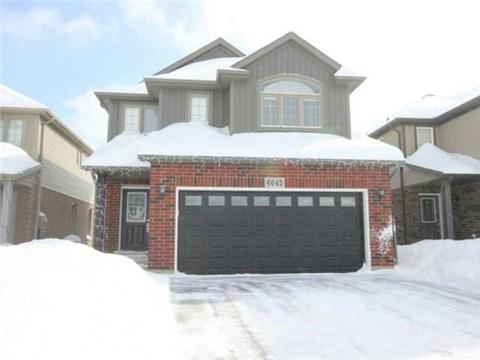 6042 Fausta Blvd, House detached with 3 bedrooms, 3 bathrooms and 4 parking in Niagara Falls ON | Image 2