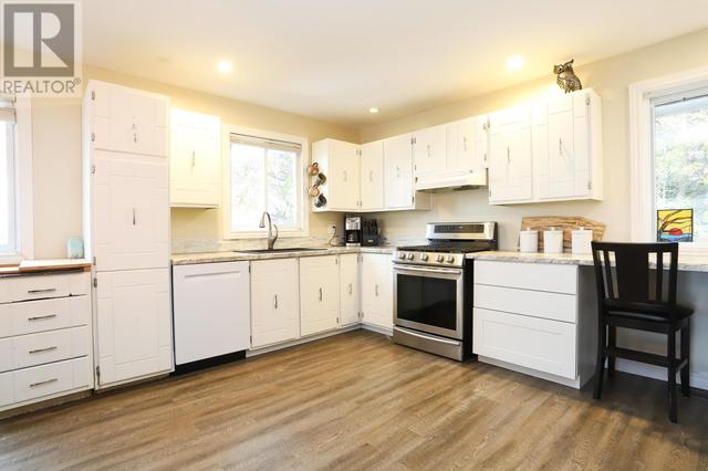 27 Charlotte Dr, House detached with 4 bedrooms, 2 bathrooms and null parking in Sault Ste. Marie ON | Image 9