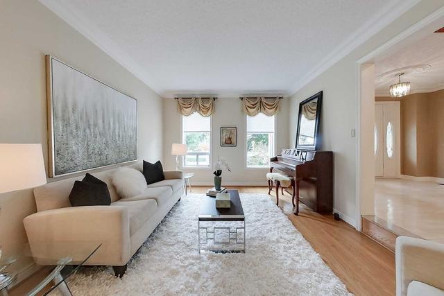 1918 Unicorn Crt, House detached with 4 bedrooms, 4 bathrooms and 6 parking in Mississauga ON | Image 6
