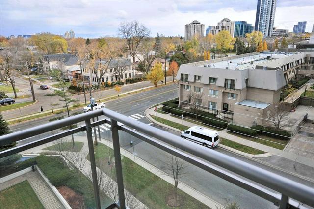 612 - 188 Doris Ave, Condo with 3 bedrooms, 2 bathrooms and 1 parking in Toronto ON | Image 11