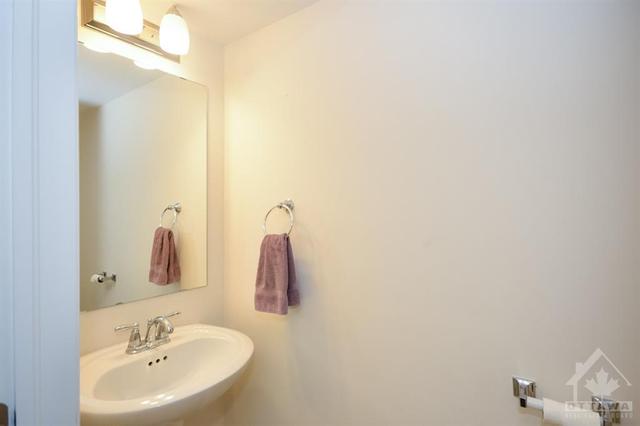 514 Snow Goose Street, Townhouse with 2 bedrooms, 3 bathrooms and 2 parking in Ottawa ON | Image 6