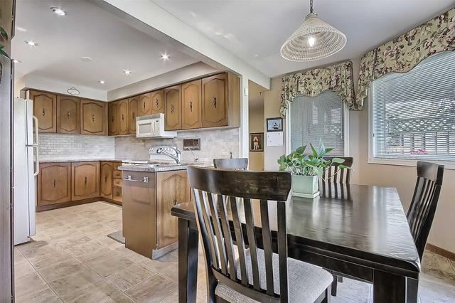 694 Amaretto Ave, House detached with 4 bedrooms, 4 bathrooms and 5 parking in Pickering ON | Image 6