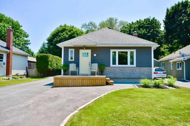 111 Queen St, House detached with 3 bedrooms, 2 bathrooms and 6 parking in Barrie ON | Image 1