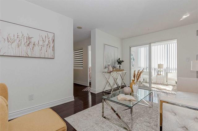 809 - 155 Hillcrest Ave, Condo with 2 bedrooms, 1 bathrooms and 1 parking in Mississauga ON | Image 4