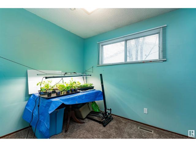2610 145a Av Nw, House detached with 3 bedrooms, 1 bathrooms and null parking in Edmonton AB | Image 11