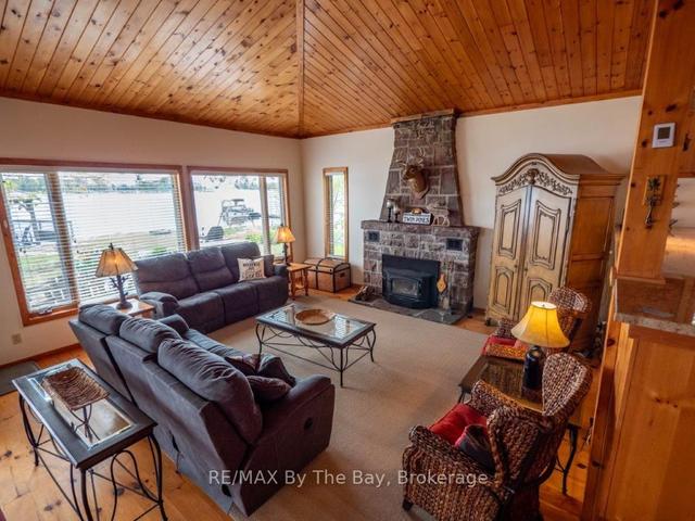 2694 Island 1040, House detached with 3 bedrooms, 2 bathrooms and 0 parking in Georgian Bay ON | Image 8