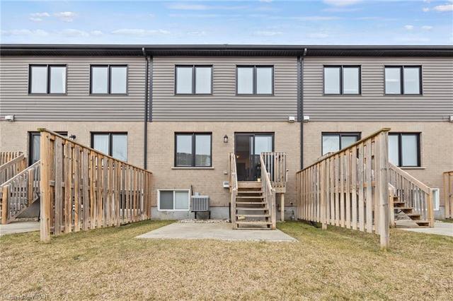 16 - 91 Poppy Drive E, House attached with 3 bedrooms, 2 bathrooms and 2 parking in Guelph ON | Image 14