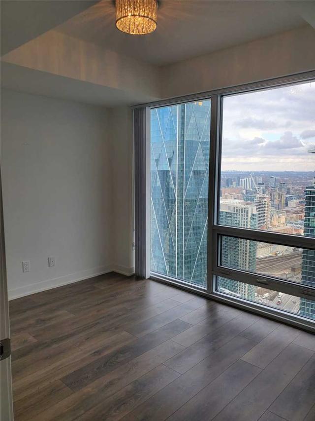 5106 - 88 Harbour St, Condo with 2 bedrooms, 2 bathrooms and 1 parking in Toronto ON | Image 2