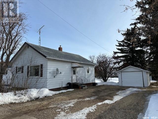 305 Louis Street, House detached with 2 bedrooms, 1 bathrooms and null parking in Neudorf SK | Image 1