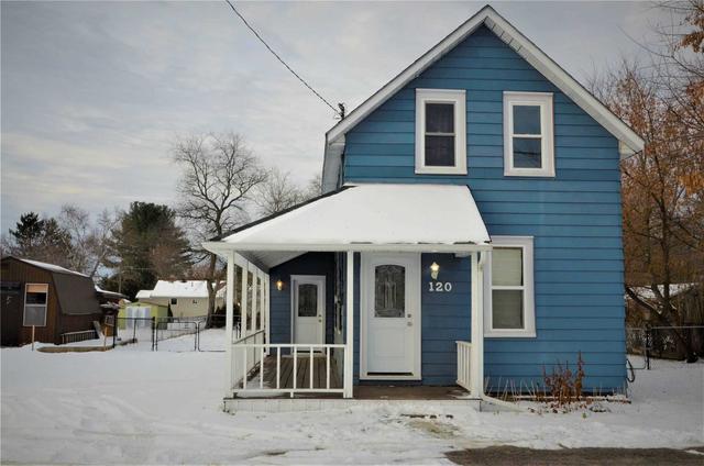 120 Wellington St, House detached with 2 bedrooms, 1 bathrooms and 4 parking in Bracebridge ON | Card Image