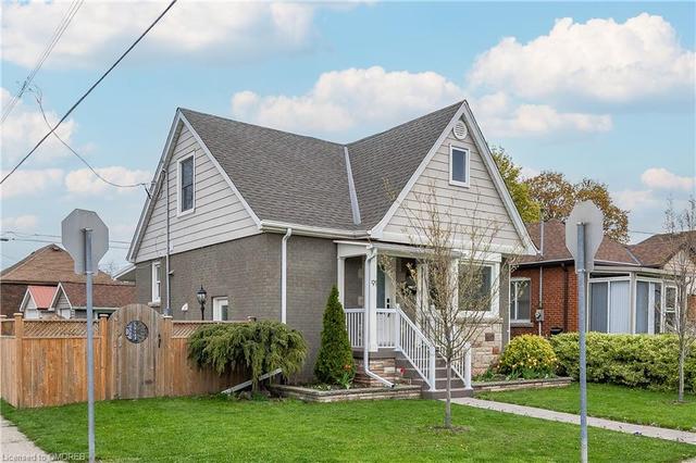 91 Cameron Avenue S, House detached with 3 bedrooms, 2 bathrooms and null parking in Hamilton ON | Image 12